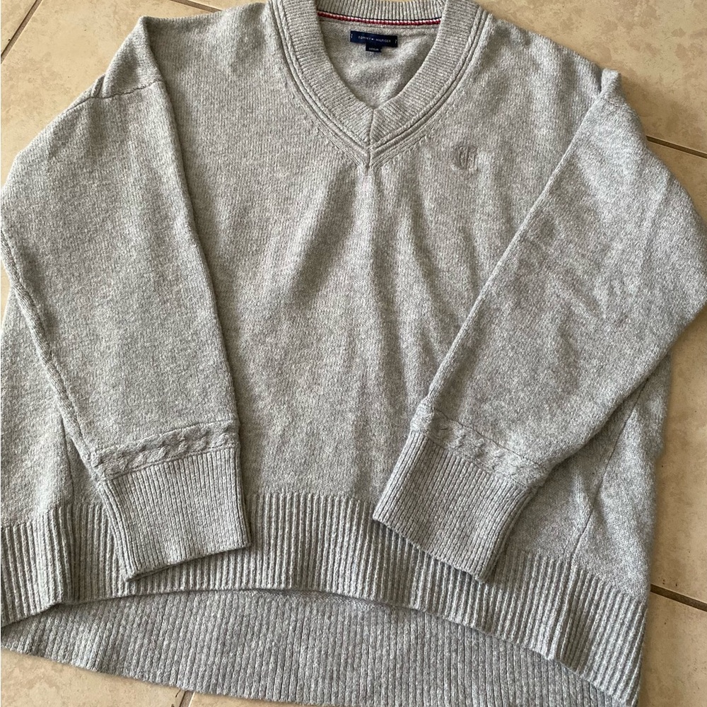 NWOT Tommy Hilfiger Gray Pullover Embroidered Logo Sweater V Neck Oversized SP